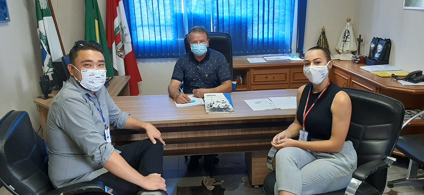 Prefeito se reúne com a equipe do Senac de Ivaiporã a fim de buscar parcerias em cursos de qualificação profissional para Grandes Rios