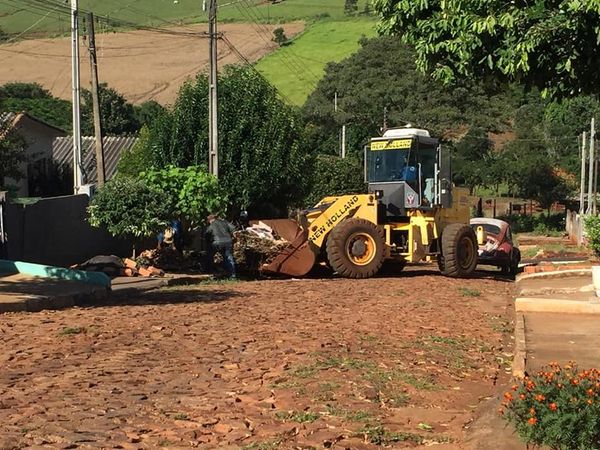 Limpeza na zona urbana do município de Grandes Rios