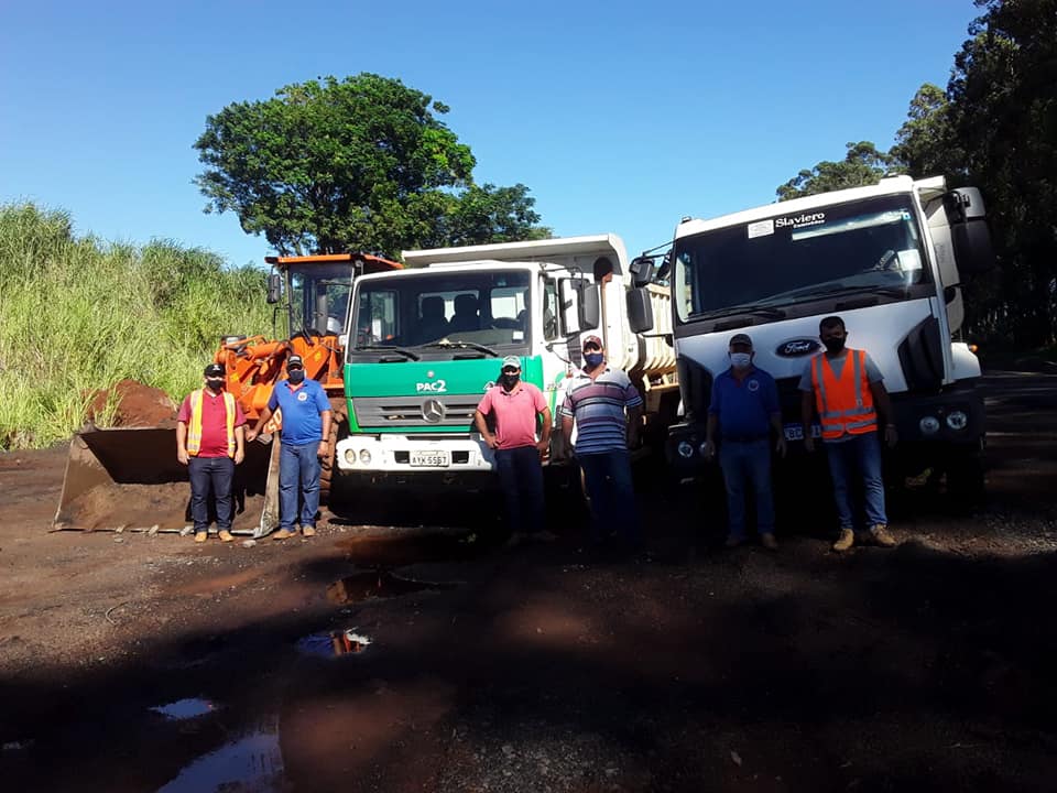 Prefeitura de Grandes Rios recebeu no dia(30/03) (31) 200 mts cúbicos de material fresado para ser usado no perímetro urbano