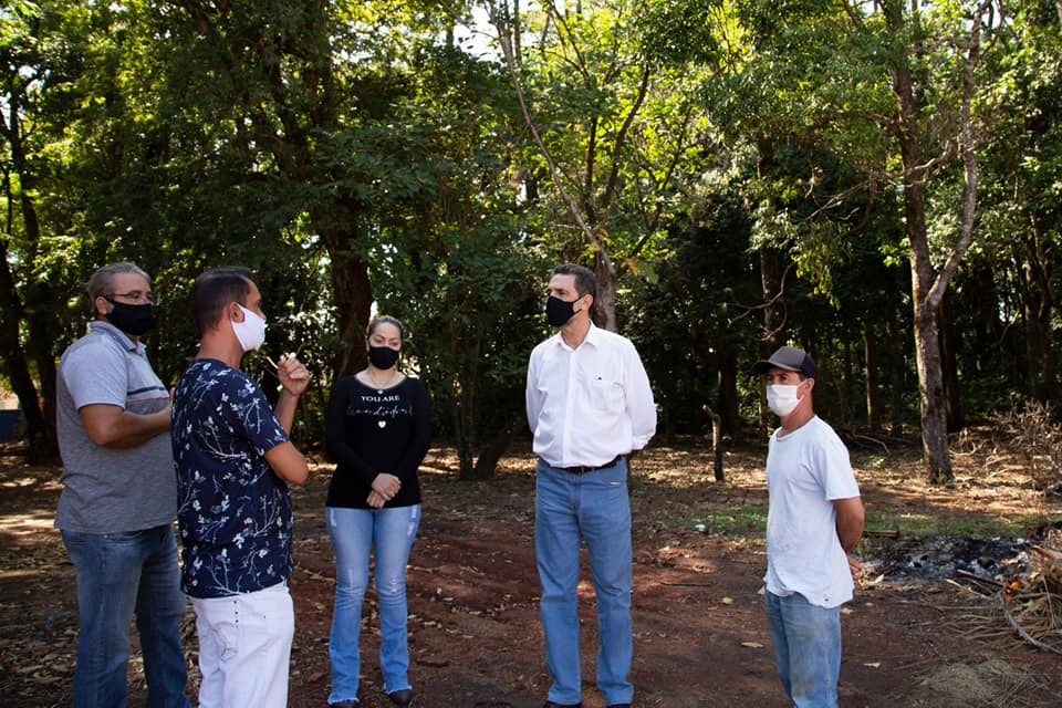 Em visita de Deputado Federal, vereadores discutem a criação de um bosque no distrito de Ribeirão Bonito