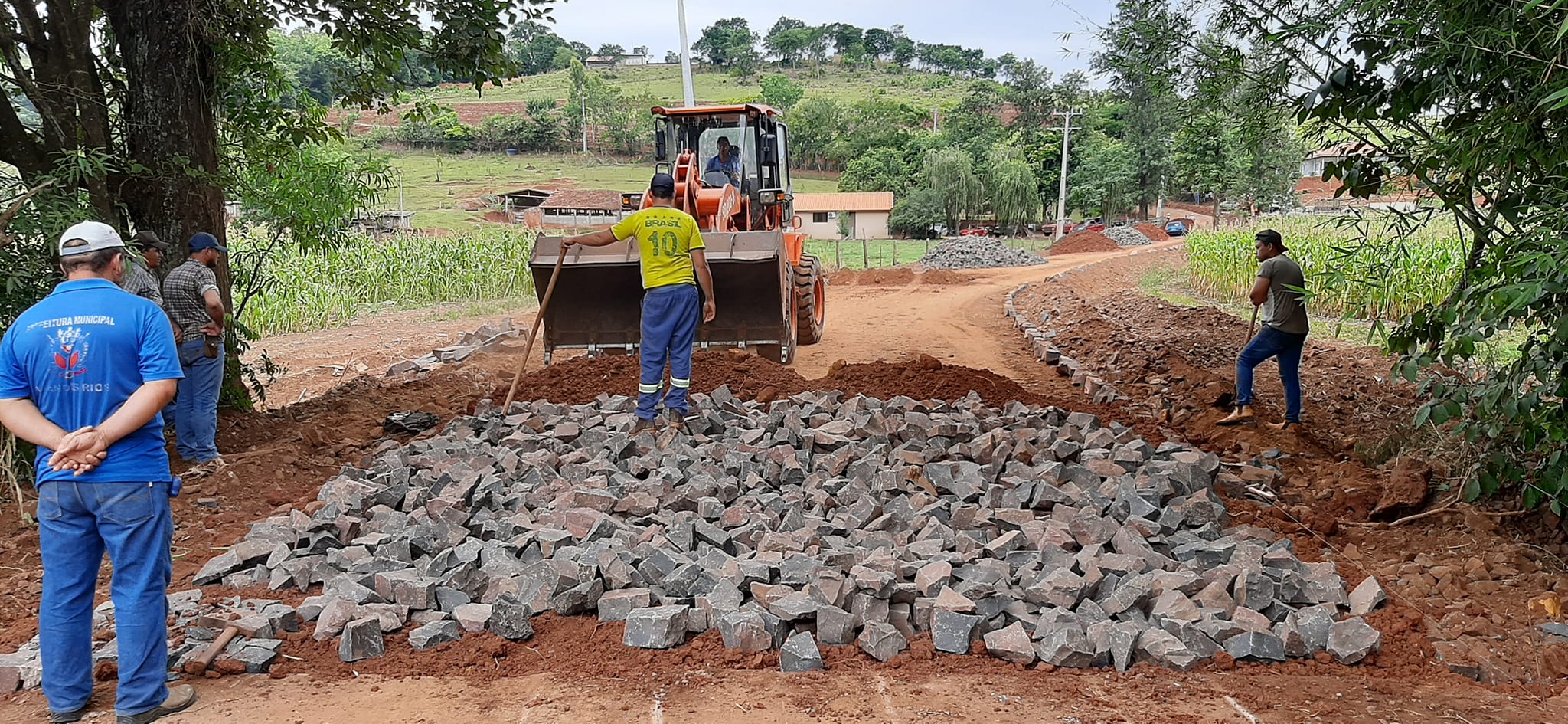 CALÇAMENTO LIGANDO GRANDES RIOS A FLÓRIDA DO IVAÍ COMEÇA A SE TORNAR REALIDADE