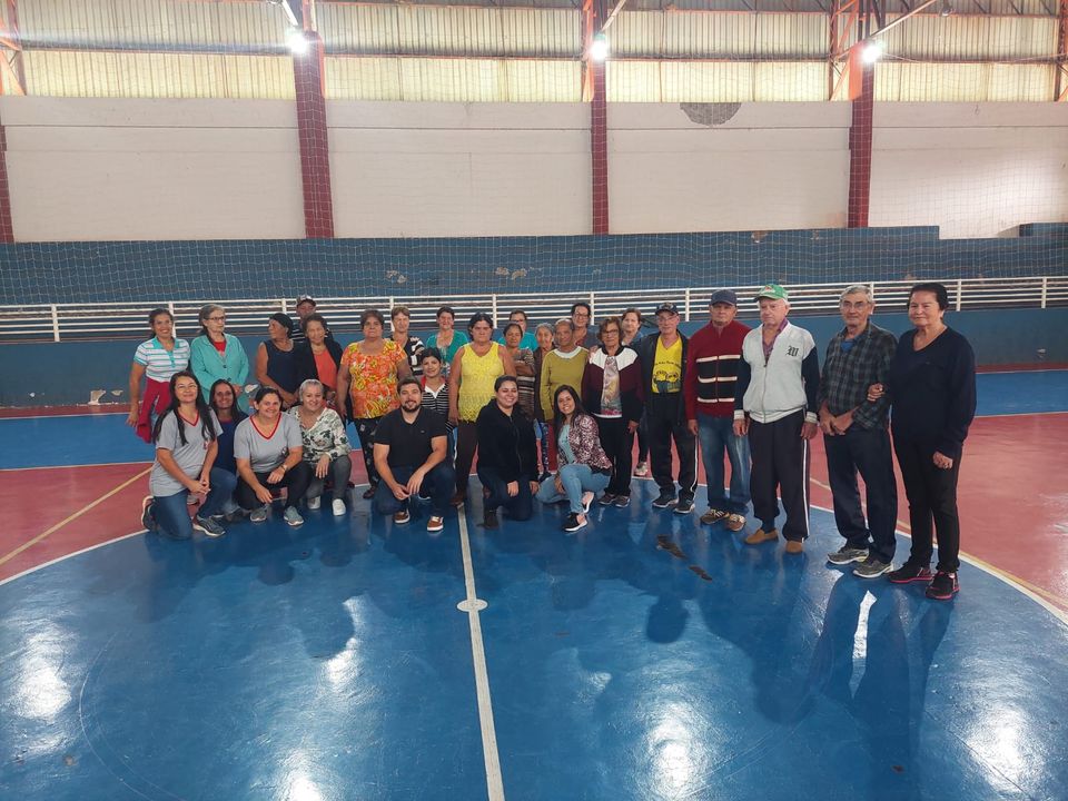 Roda de Conversa e Caminhada com os Idosos no Ginásio Municipal Pereirão