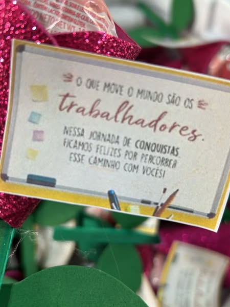 Prefeitura Municipal de Grandes Rios e a Secretaria Municipal de Educação prestam homenagem aos profissionais da educação com o projeto “Minhas Mãos constroem história!!”