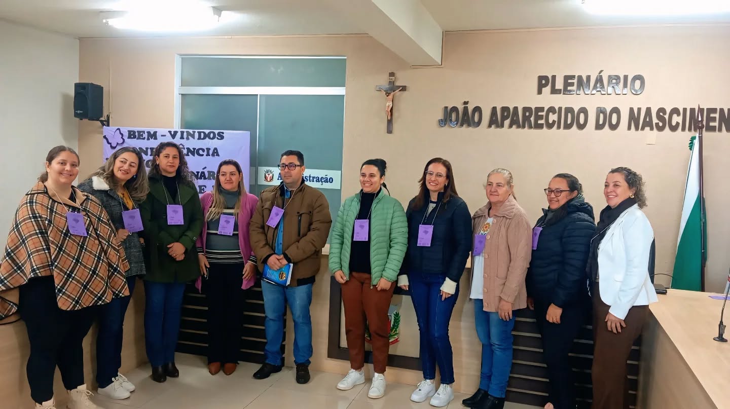 Conferência Municipal Extraordinária da Criança e do Adolescente, realizada na Câmara Municipal de Grandes Rios.