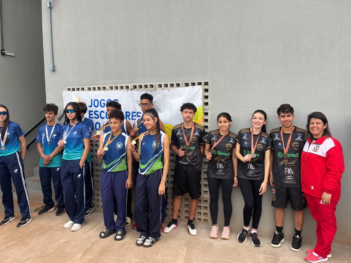 Participação dos alunos nos Jogos Escolares do Paraná – Fase Macro, realizados na cidade de Florestópolis.