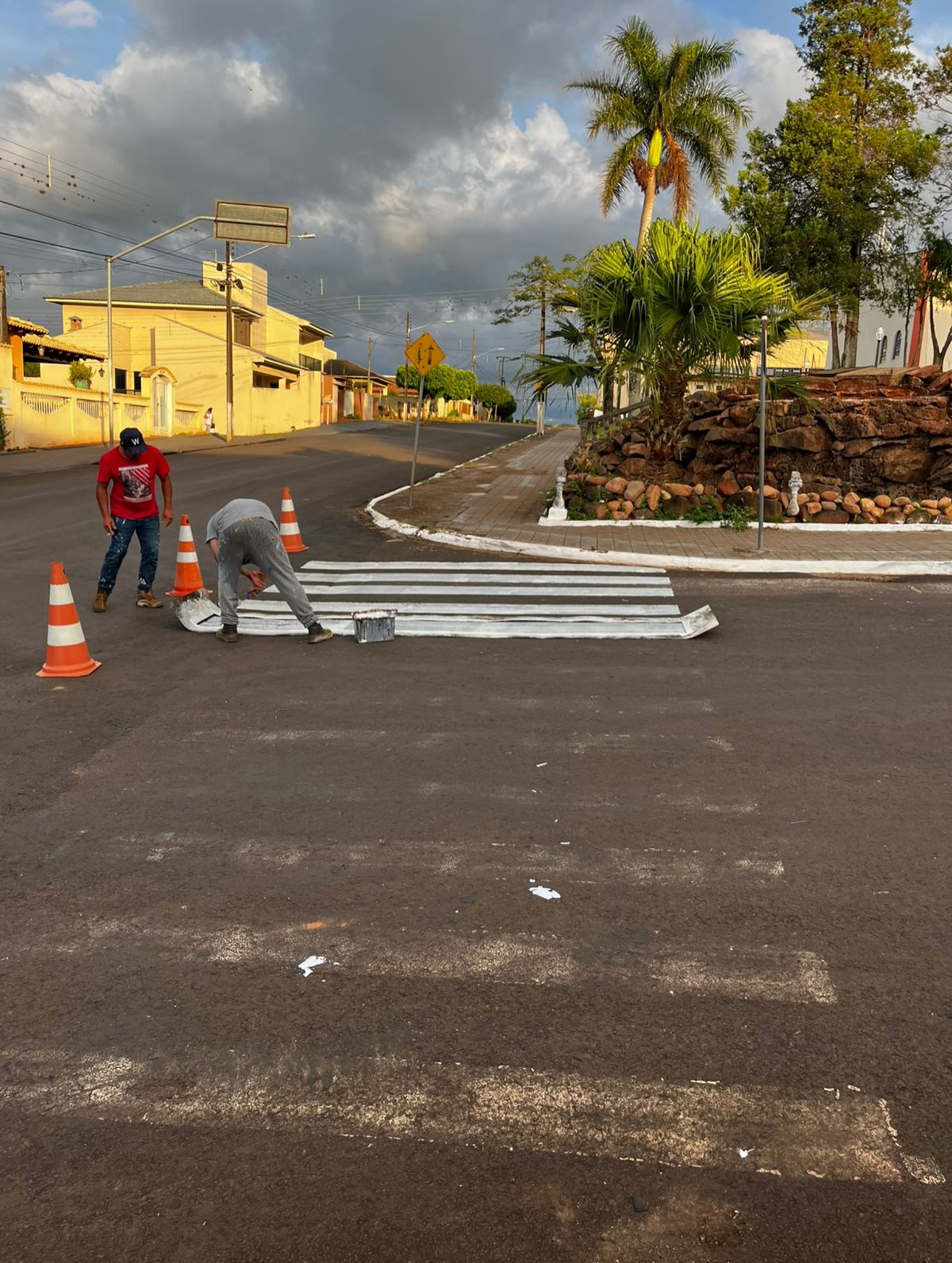 Prefeitura revitaliza sinalização viária e reforça segurança no trânsito em 2026